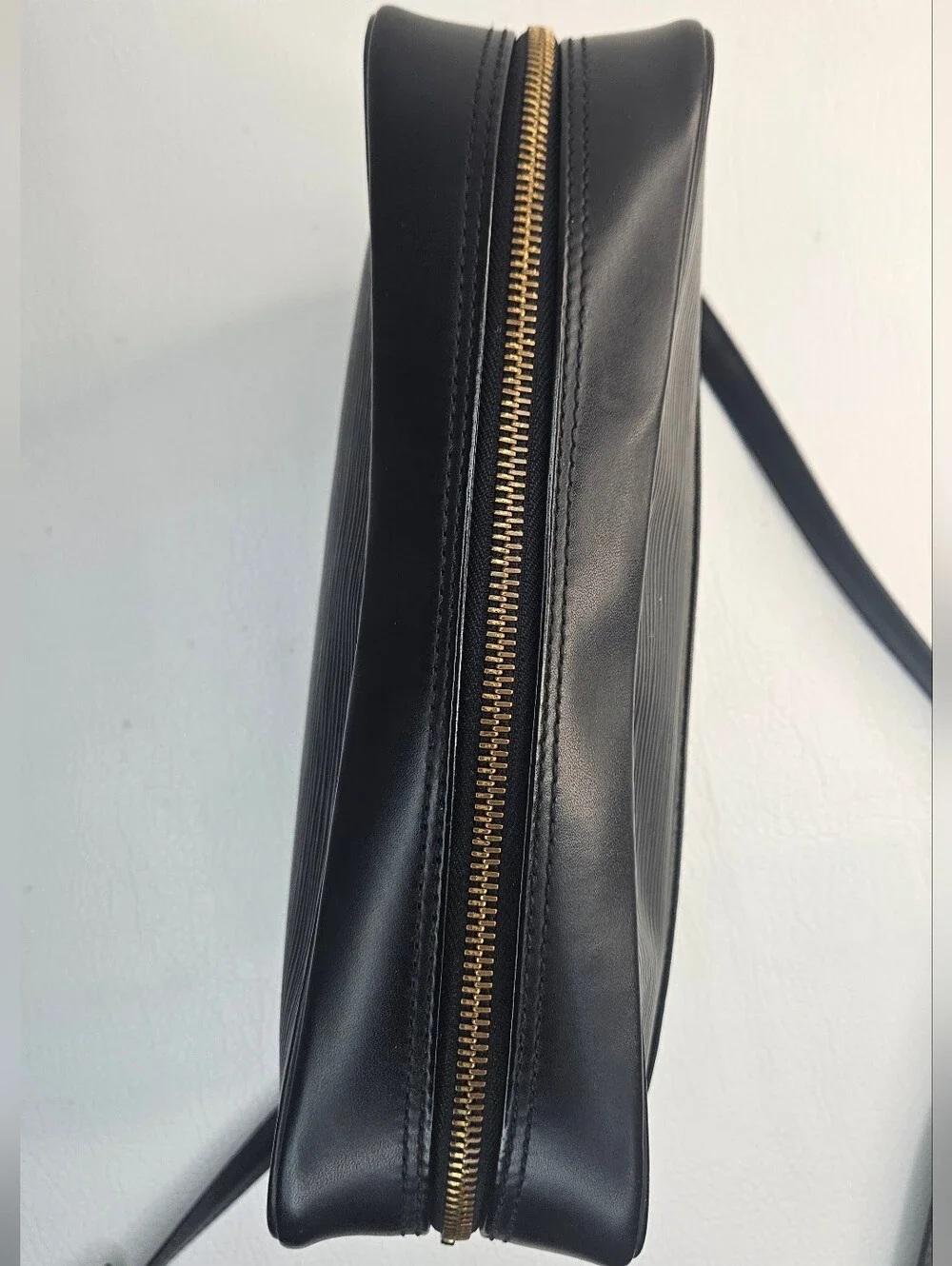 Authentic Louis Vuitton Trocadéro 27 EPI Crossbody Shoulder Bag w/dustcover - Picture 8 of 16